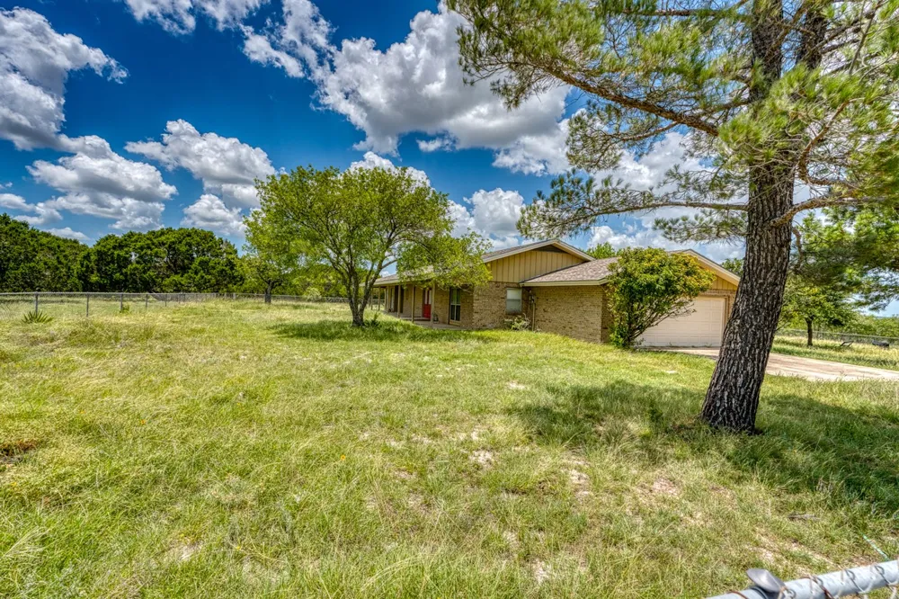 1705 County Road 111 Lampasas, TX 76550