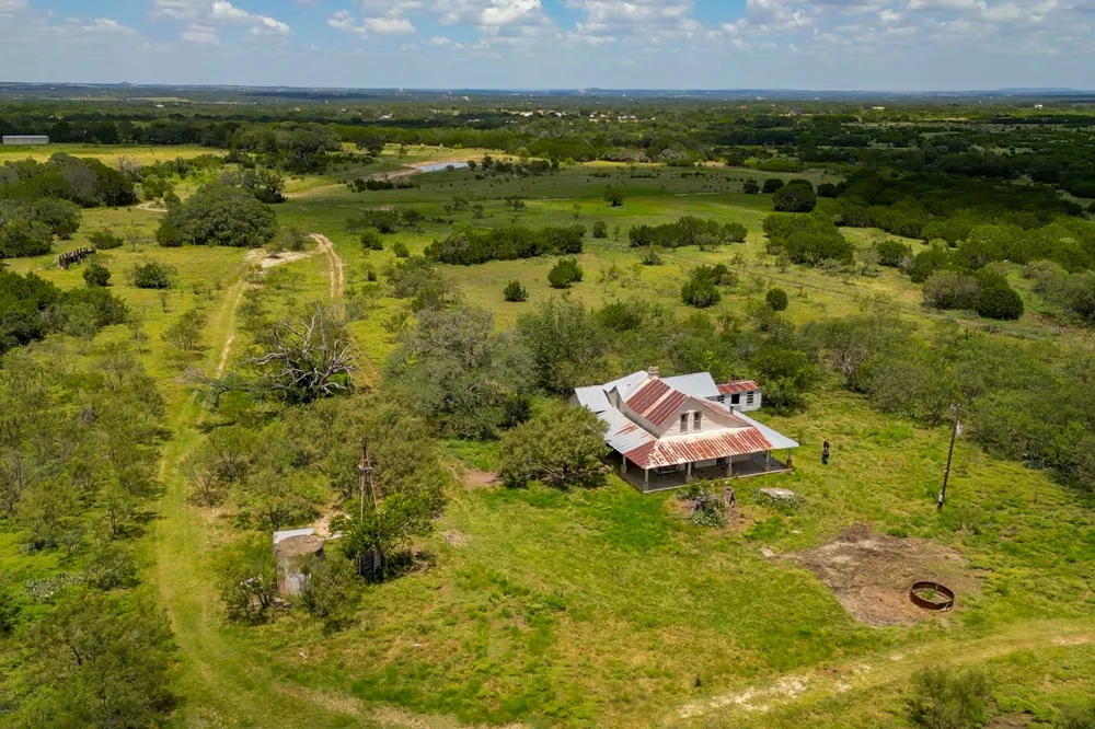 1705 County Road 111 Lampasas, TX 76550