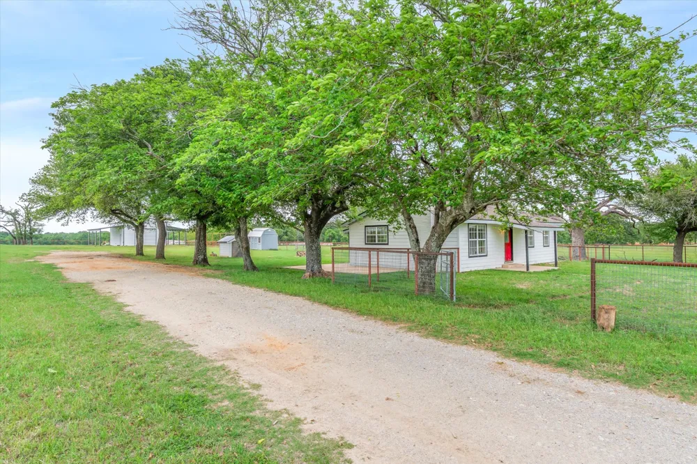 10266 County Road 1200 Athens, TX 75751
