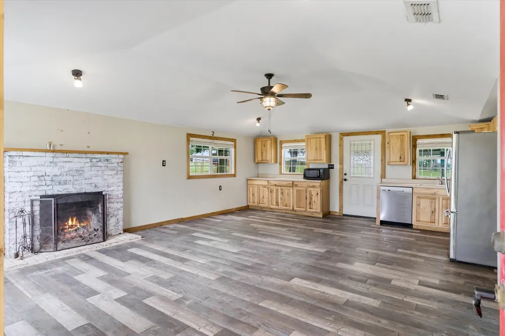 10266 County Road 1200 Athens, TX 75751