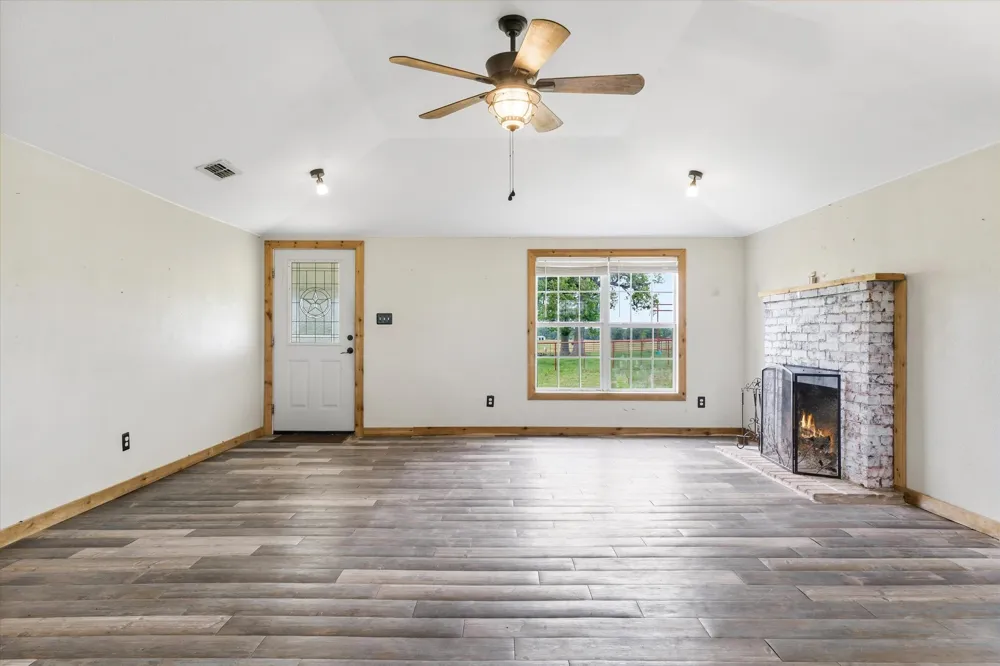 10266 County Road 1200 Athens, TX 75751