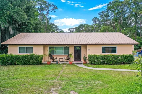 305 CLOVERLEAF ROAD