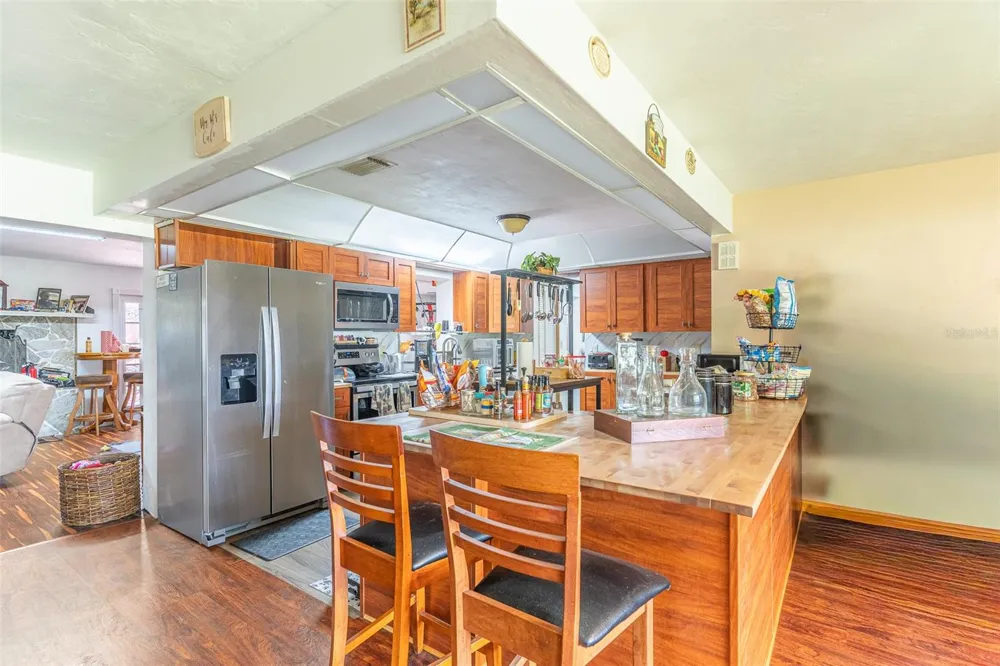 305 CLOVERLEAF ROAD Lake Placid, FL 33852