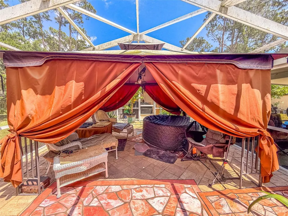 305 CLOVERLEAF ROAD Lake Placid, FL 33852