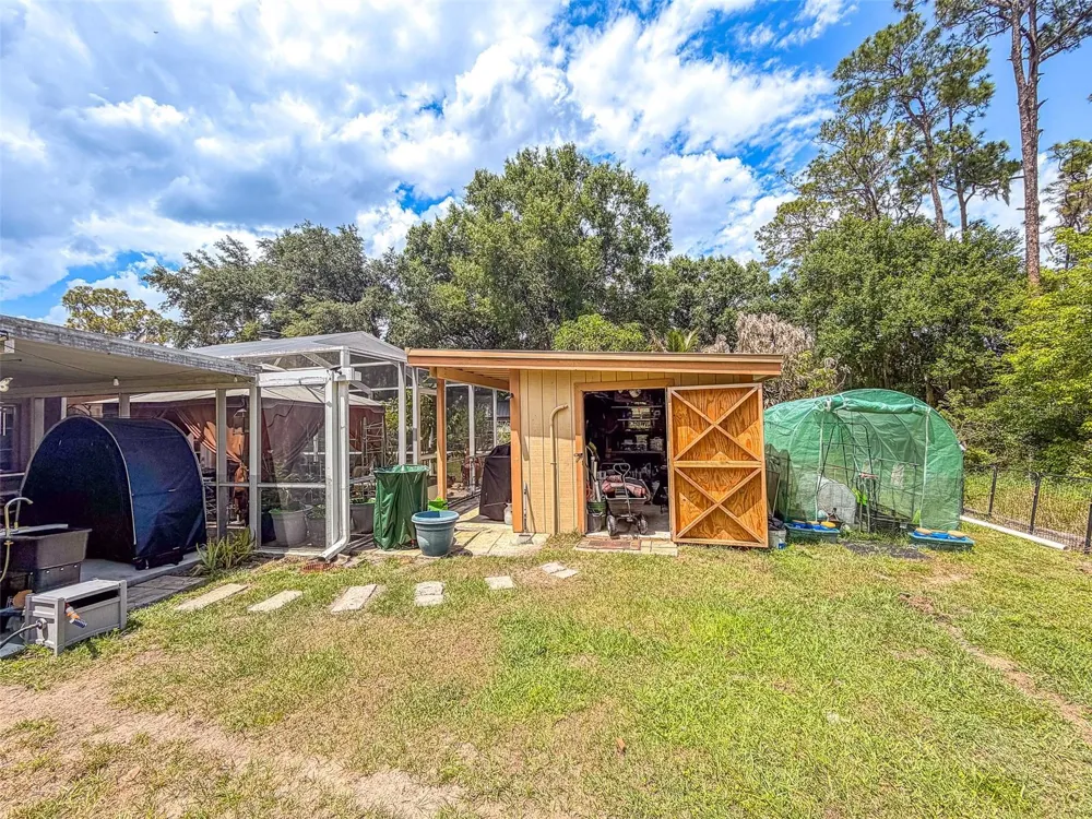 305 CLOVERLEAF ROAD Lake Placid, FL 33852