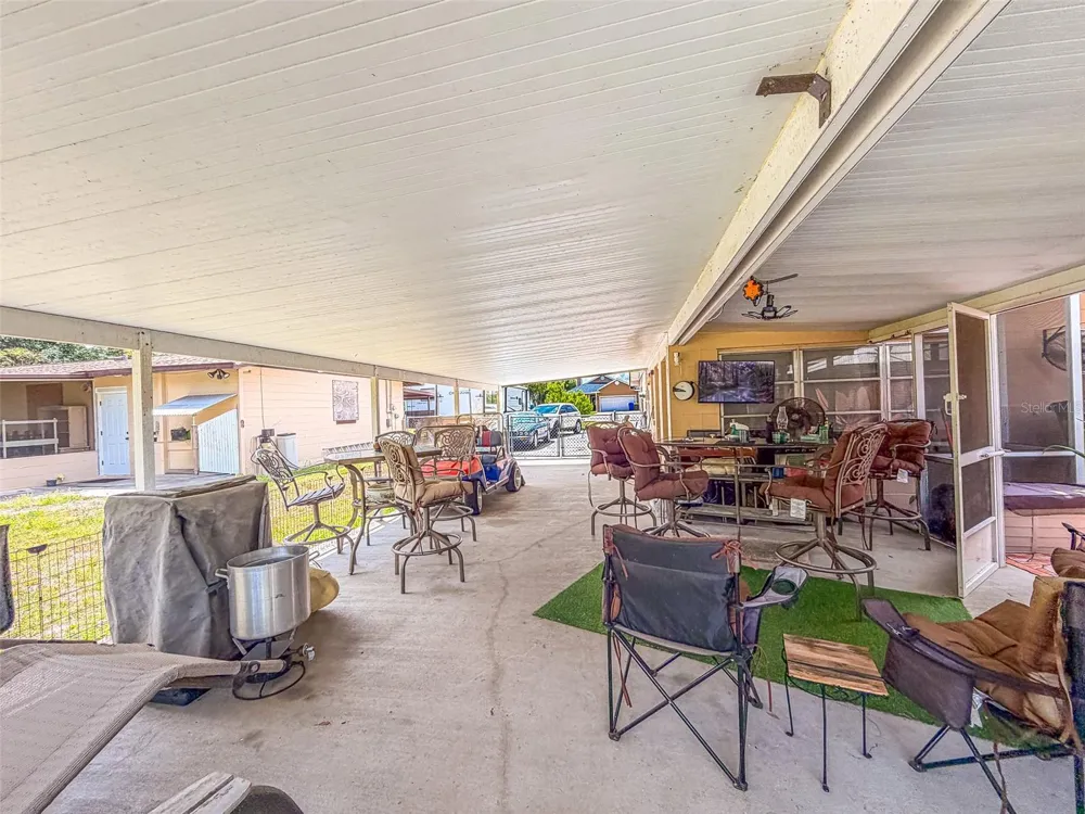 305 CLOVERLEAF ROAD Lake Placid, FL 33852