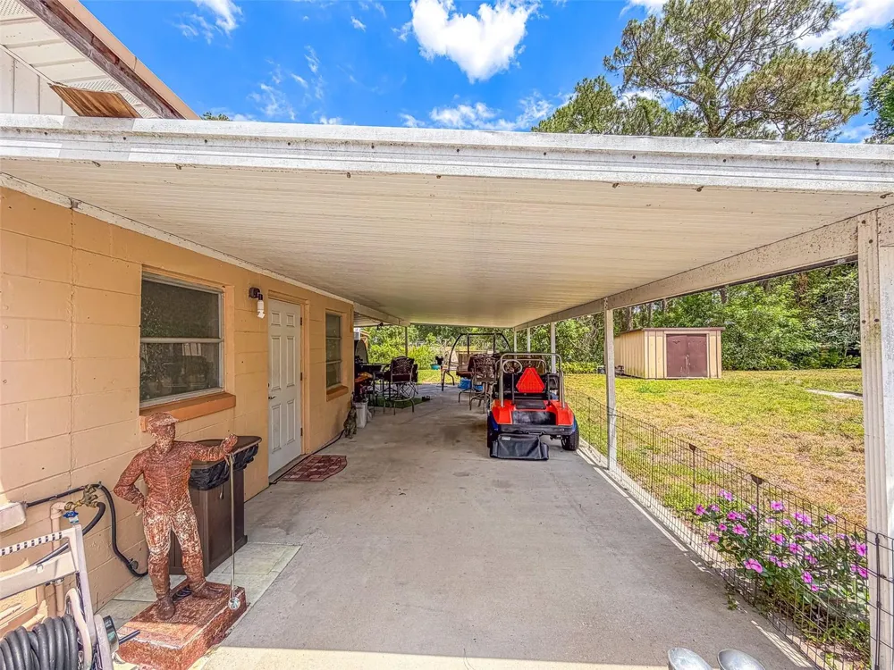 305 CLOVERLEAF ROAD Lake Placid, FL 33852