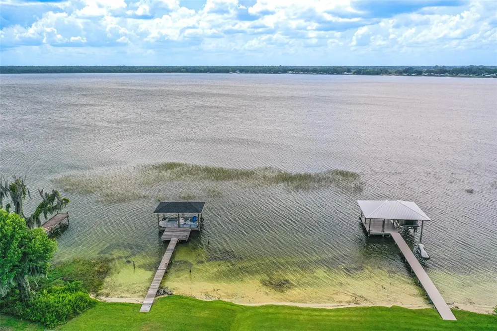 305 CLOVERLEAF ROAD Lake Placid, FL 33852
