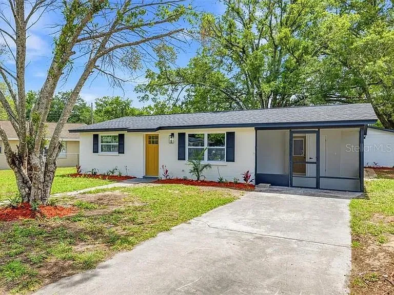 39252 HEIGHTS AVENUE Zephyrhills, FL 33542