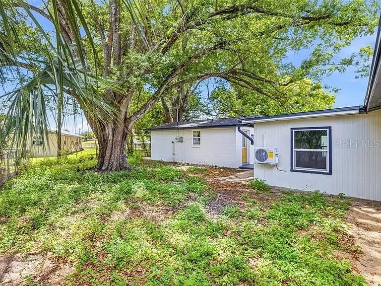 39252 HEIGHTS AVENUE Zephyrhills, FL 33542