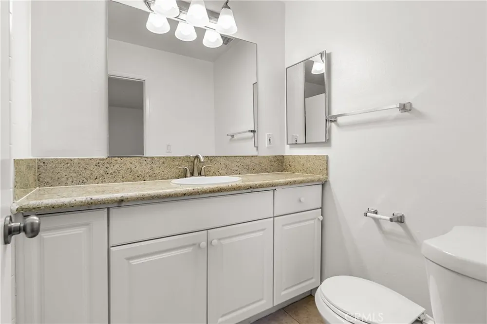 1741 Tustin Costa Mesa, CA 92627