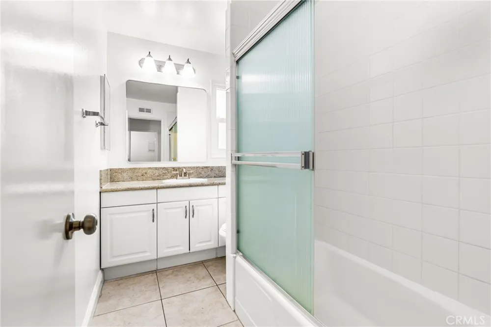 1741 Tustin Costa Mesa, CA 92627