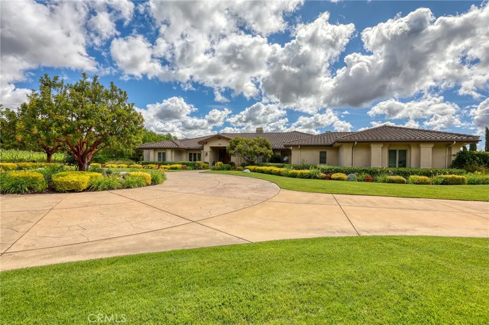 250 Foxen Bluff Lane Arroyo Grande, CA 93420