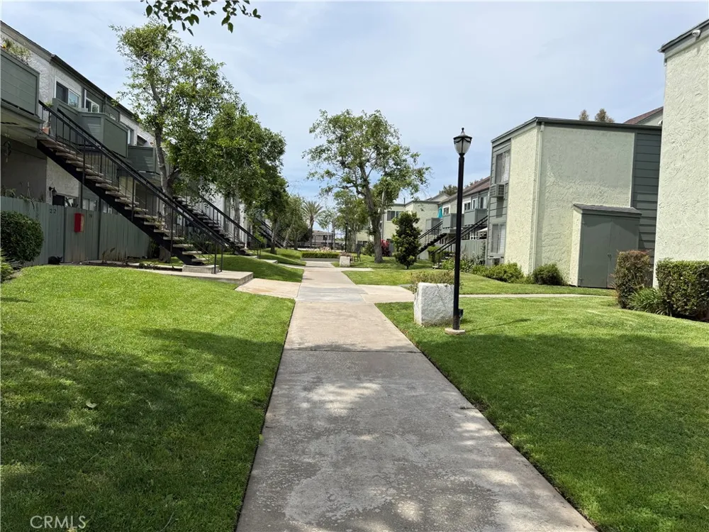 619 Bristol #23 Santa Ana, CA 92703