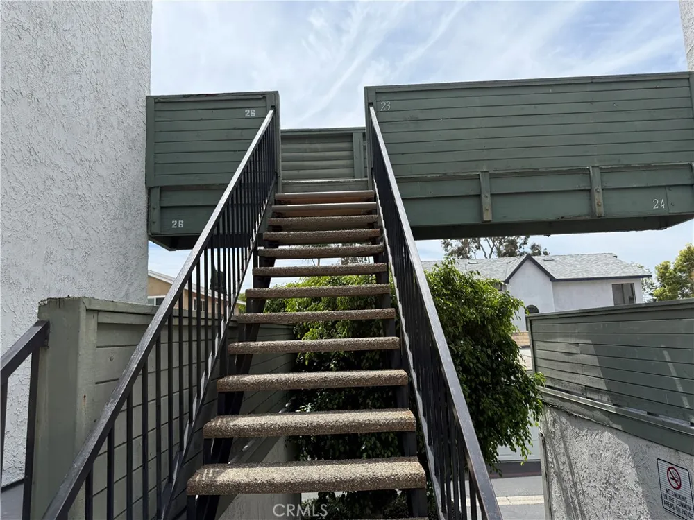 619 Bristol #23 Santa Ana, CA 92703