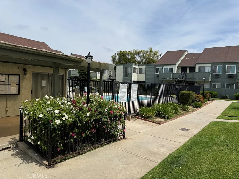 619 Bristol #23 Santa Ana, CA 92703