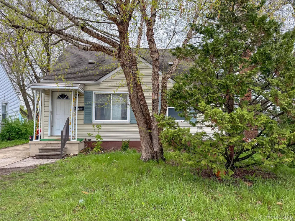 24811 Valley Avenue Eastpointe City, MI 48021