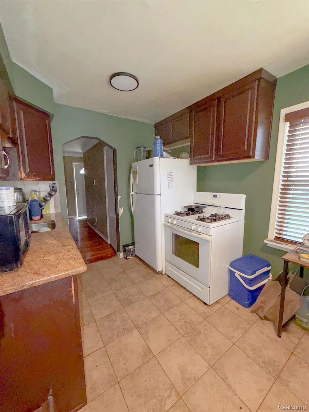 24811 Valley Avenue Eastpointe City, MI 48021