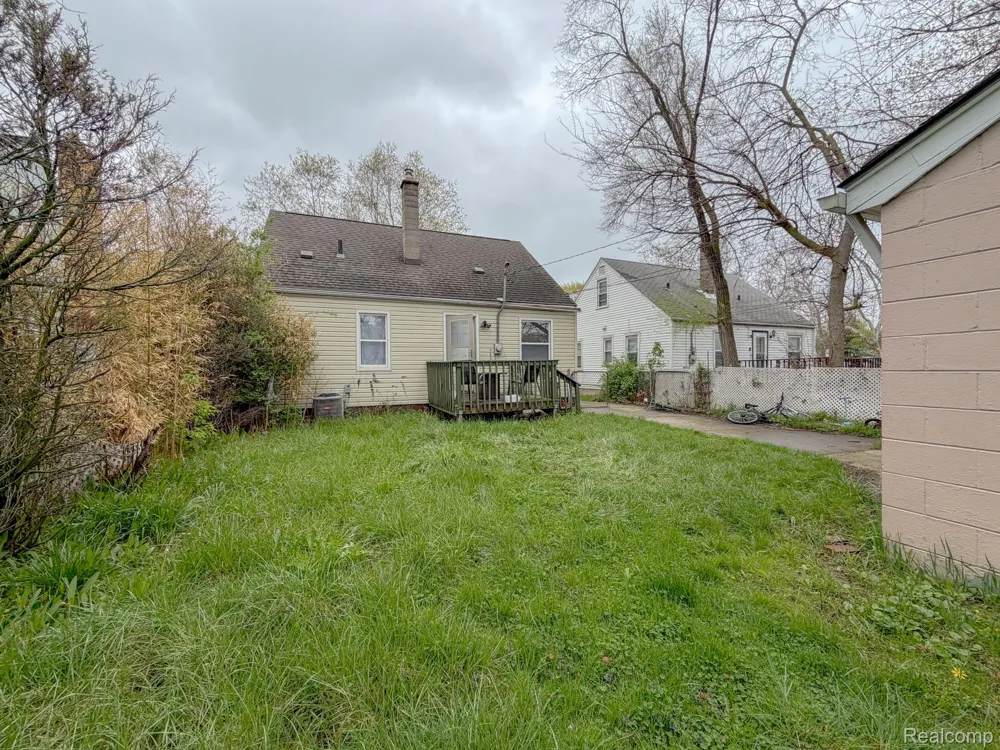 24811 Valley Avenue Eastpointe City, MI 48021