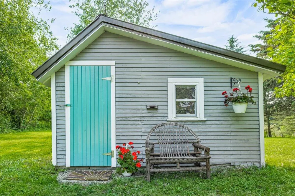 19196 Cleveland Avenue Galien Township, MI 49113