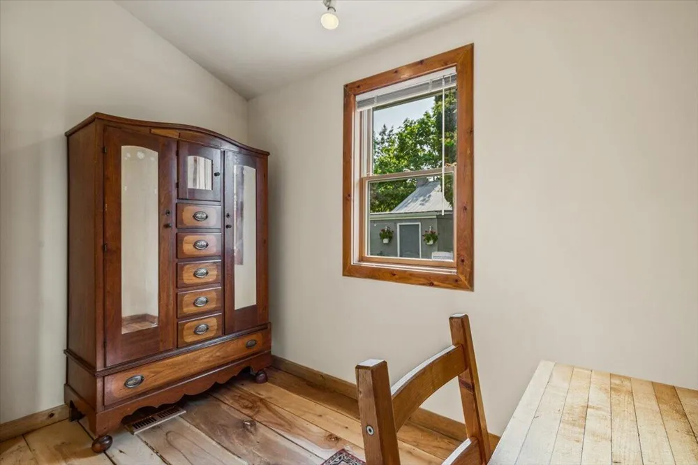 19196 Cleveland Avenue Galien Township, MI 49113