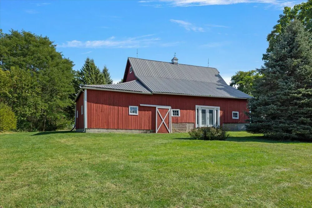 19196 Cleveland Avenue Galien Township, MI 49113