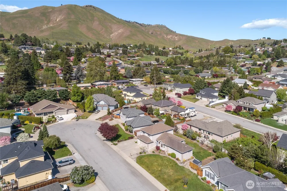 2207 Ashley Brooke Wenatchee, WA 98801