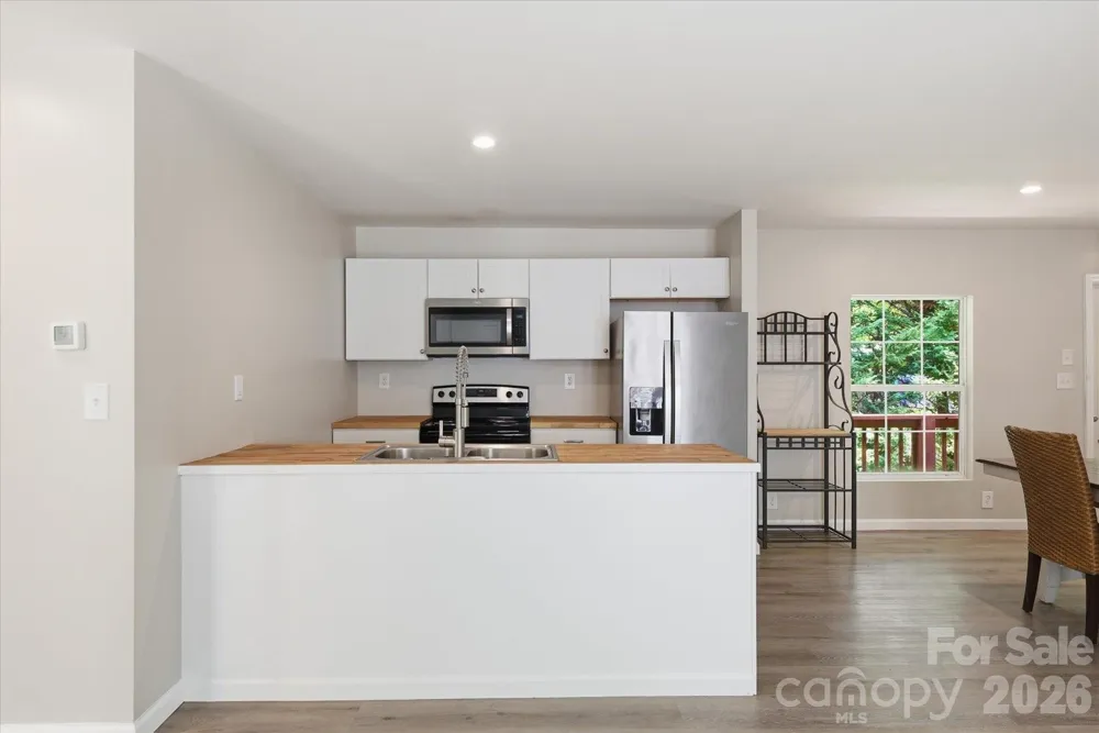106 Central Avenue Swannanoa, NC 28778