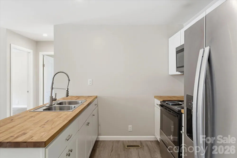 106 Central Avenue Swannanoa, NC 28778