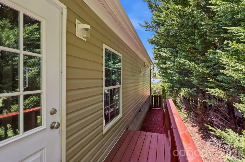 106 Central Avenue Swannanoa, NC 28778
