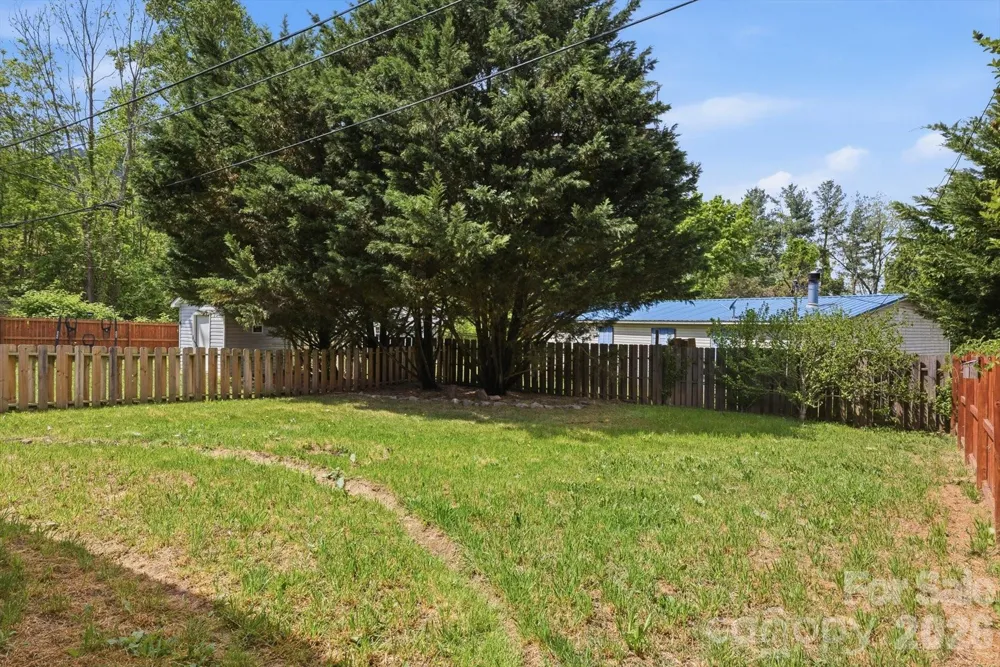 106 Central Avenue Swannanoa, NC 28778