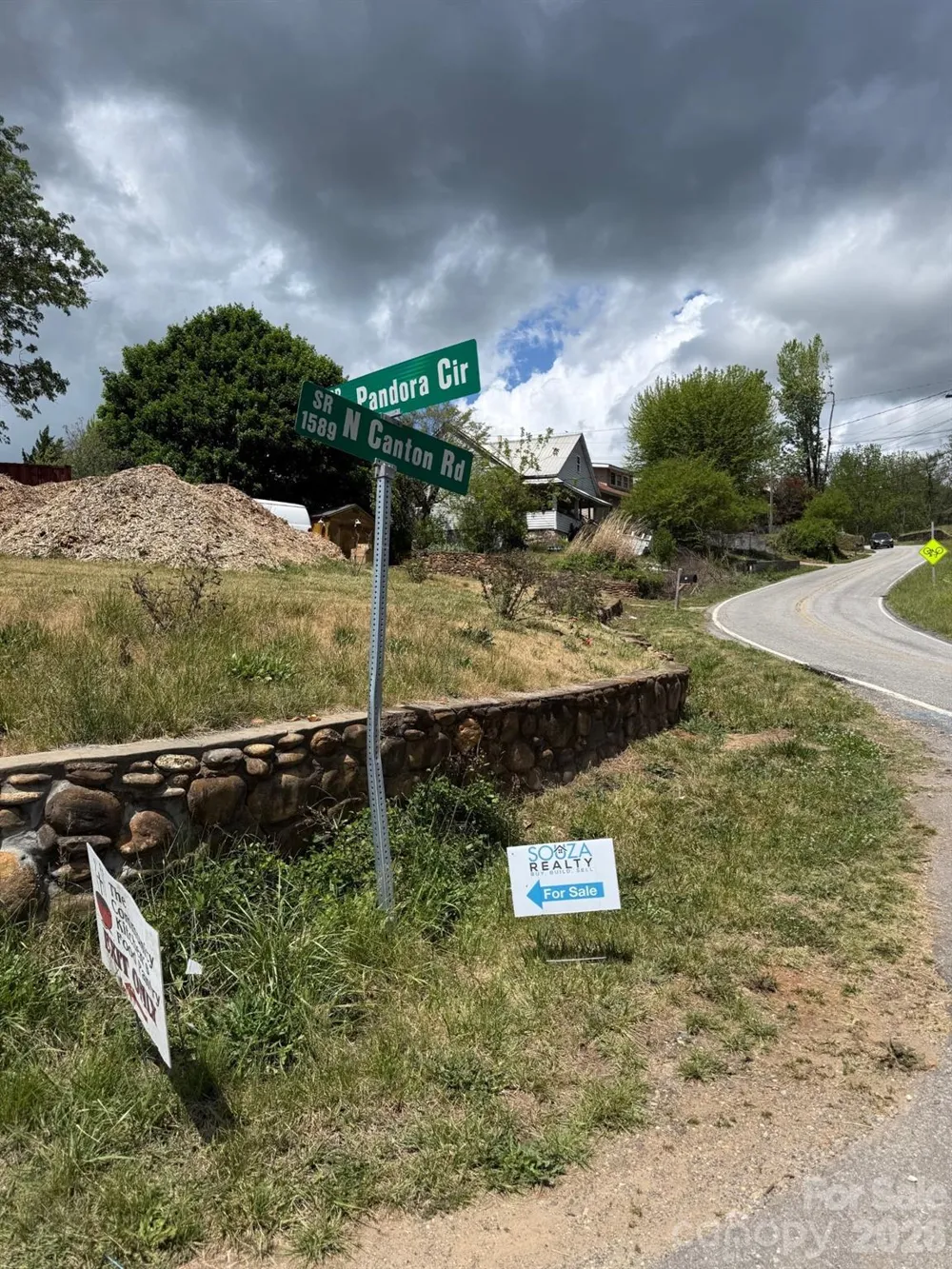 22 Clark Lane Canton, NC 28716