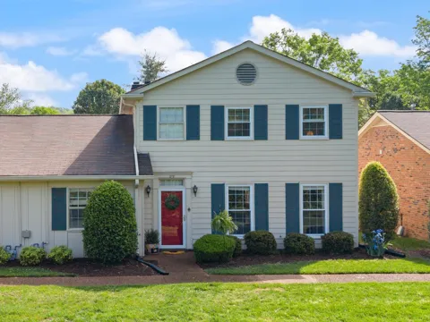 218 Boxwood Dr