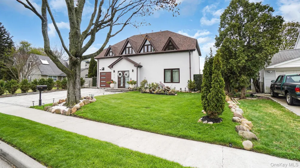 316 Acre Lane Hicksville, NY 11801