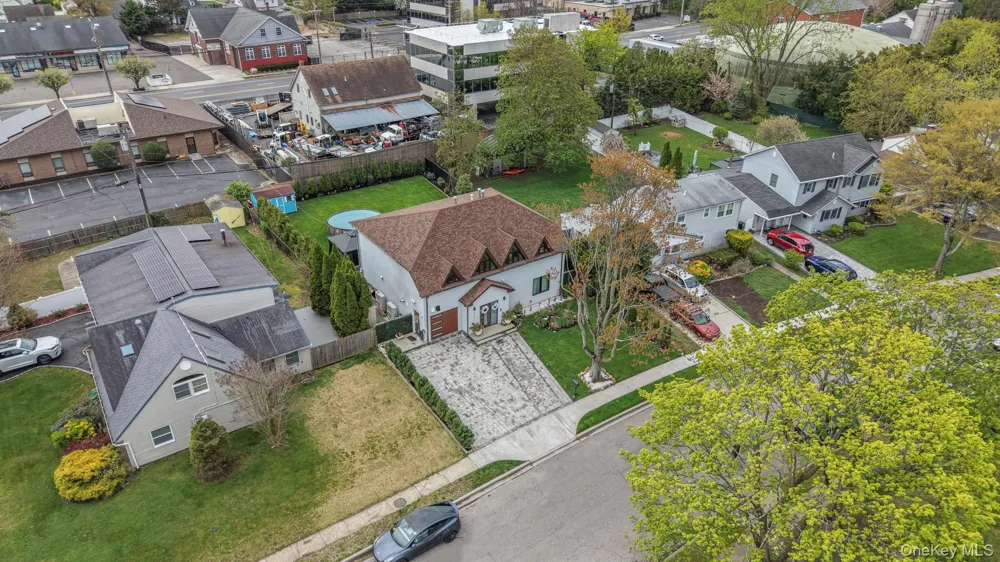 316 Acre Lane Hicksville, NY 11801