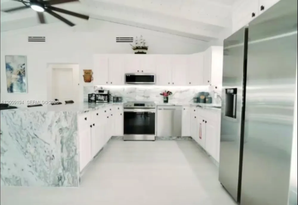 2133 Yellowtail Dr Marathon, FL 33050