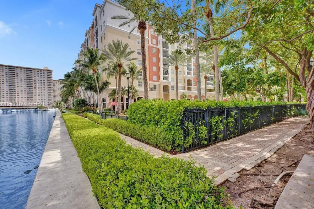 17100 Bay Rd #1511 Sunny Isles Beach, FL 33160