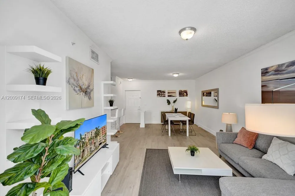 17100 Bay Rd #1511 Sunny Isles Beach, FL 33160