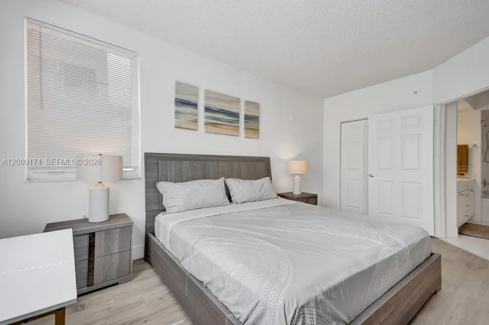 17100 Bay Rd #1511 Sunny Isles Beach, FL 33160