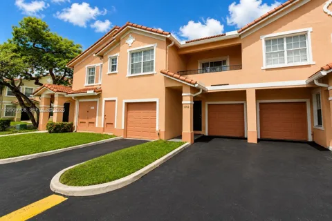 1002 Belmont Ln #1002