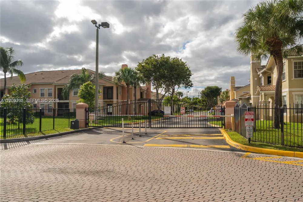1002 Belmont Ln #1002 North Lauderdale, FL 33068