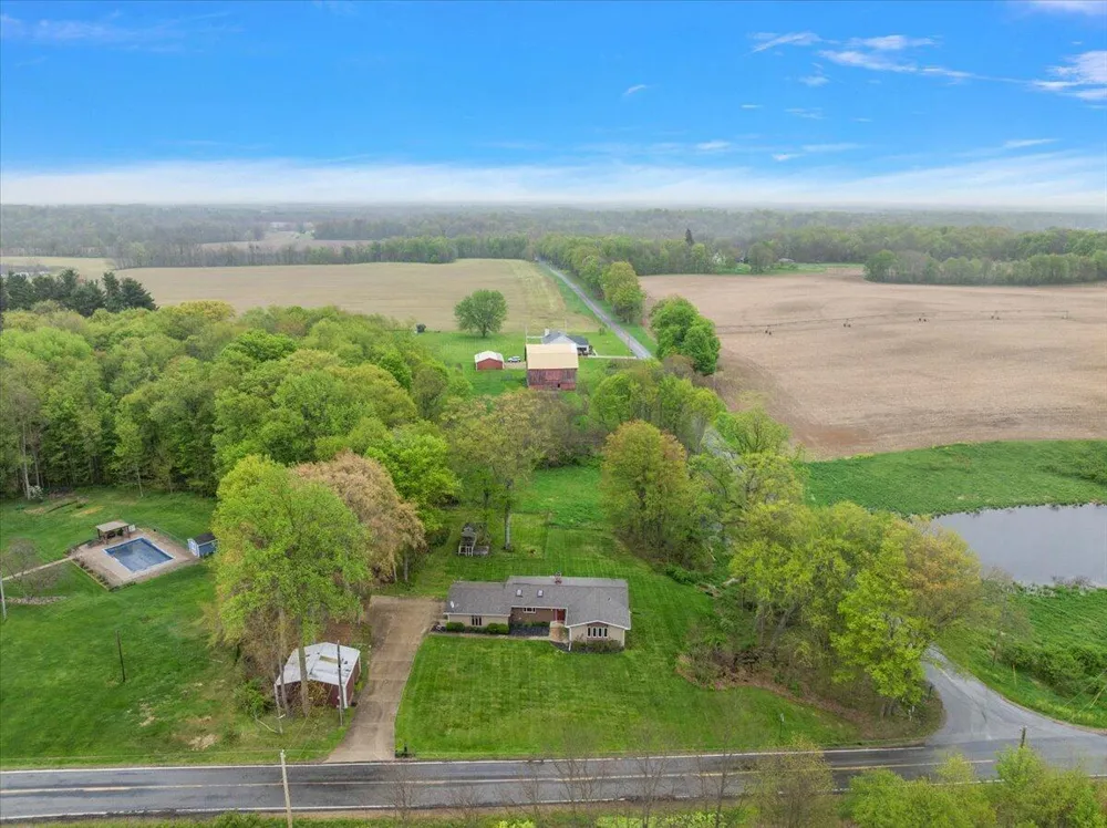 8467 Pucker Street Berrien Center, MI 49102