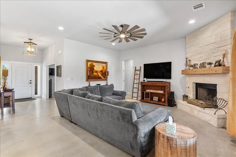 932 Fm 3137 Palo Pinto, TX 76484