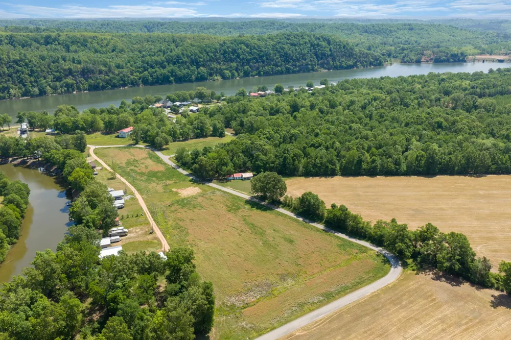 0 PEVAHOUSE CAMP LN Decaturville, TN 38329