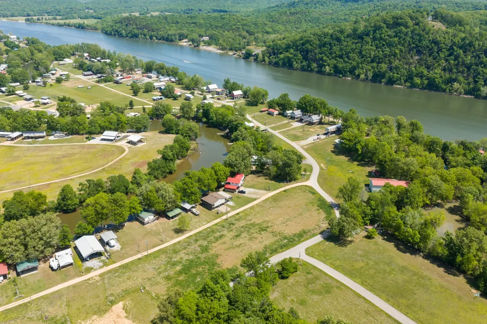0 PEVAHOUSE CAMP LN Decaturville, TN 38329