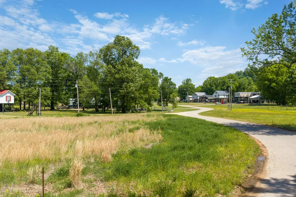 0 PEVAHOUSE CAMP LN Decaturville, TN 38329