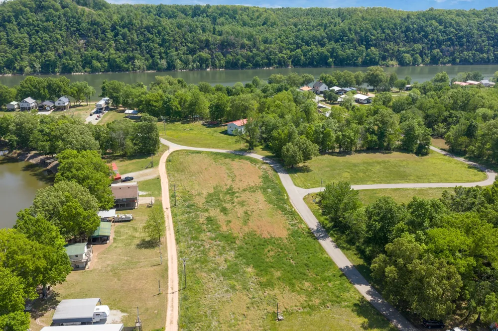 0 PEVAHOUSE CAMP LN Decaturville, TN 38329
