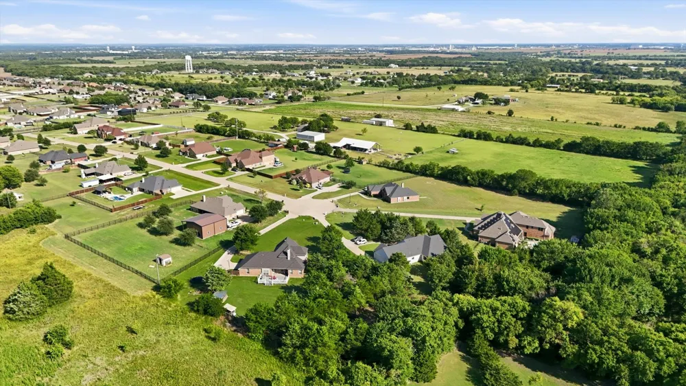 160 Kelly Drive Waxahachie, TX 75167