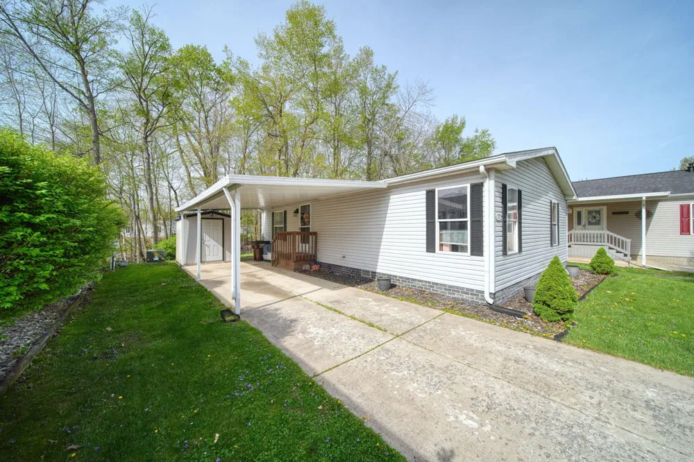 953 Savannah River Drive Adrian, MI 49221