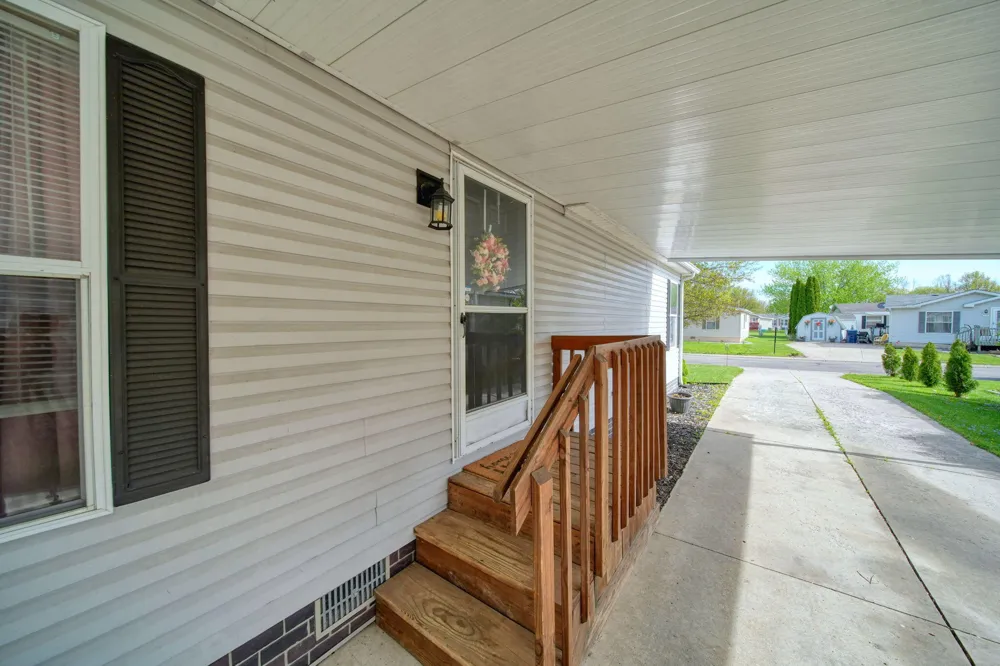 953 Savannah River Drive Adrian, MI 49221